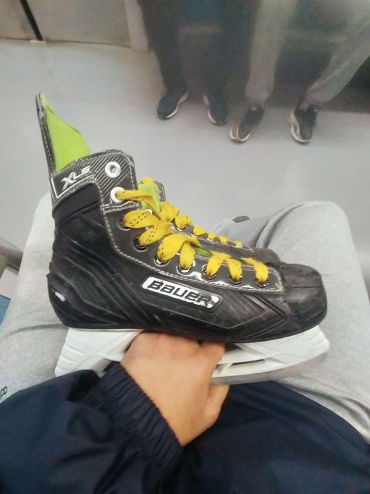 Продаются коньки bauer