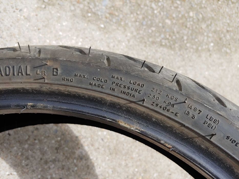 Гума за мотор предна 110/70/17 ДОТ2014