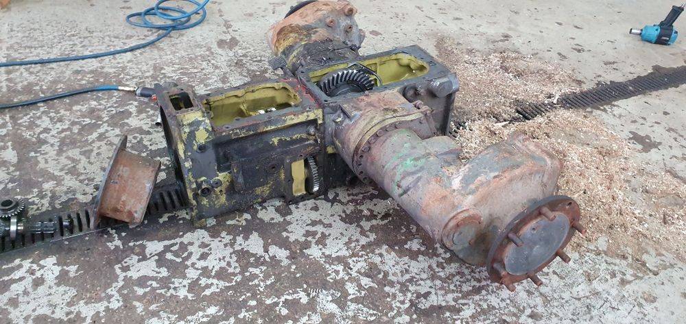 Dezmembrez tractor Fendt 312 piese