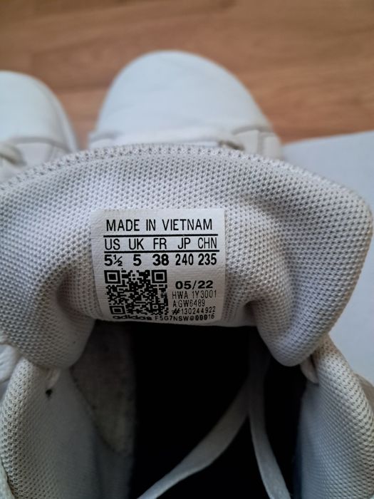 Маратонки Adidas  advantage