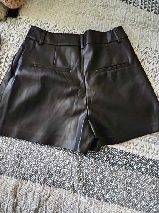 Кожени панталонки