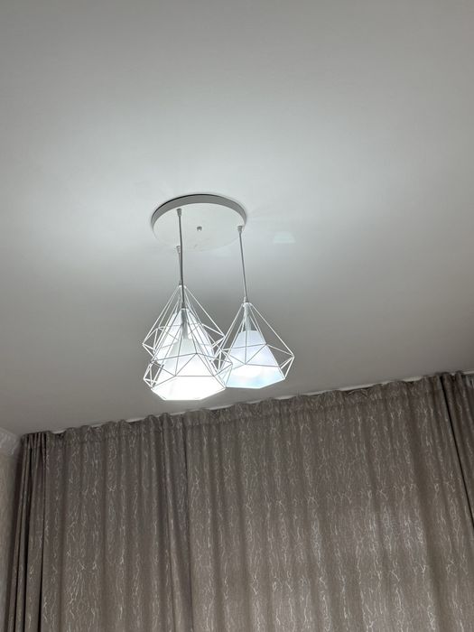 Продам подвесные люстры