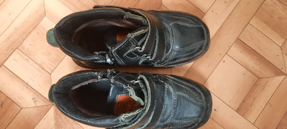 Продам детскую обувь