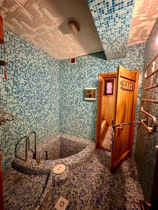 Дом 8 комнат на Карасу 6 Авайхон