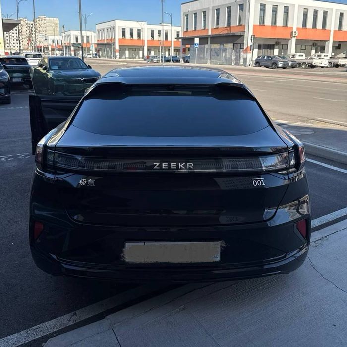 Zeekr 001 2025 — 3