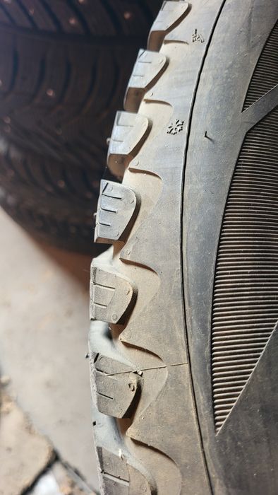 Продам шины Goodyear 225/65 R17