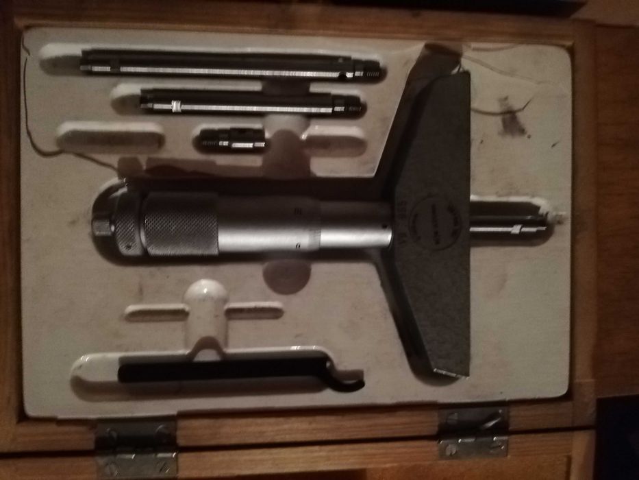 Микрометър-дълбокомер