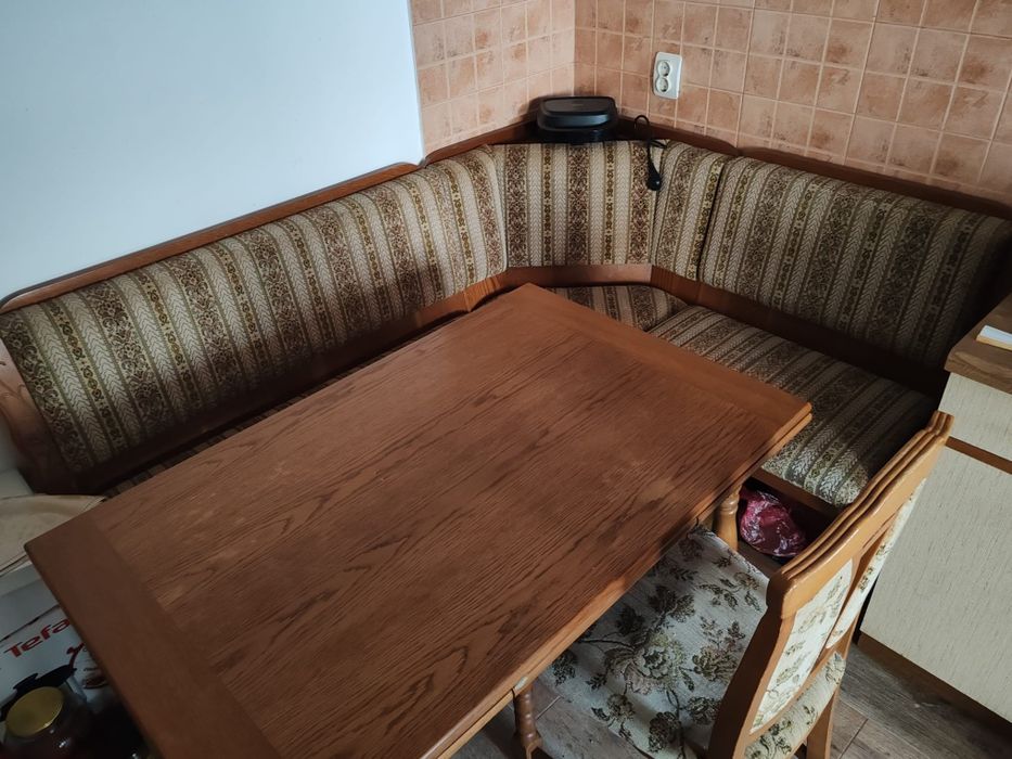 Masa de bucătărie și colțar