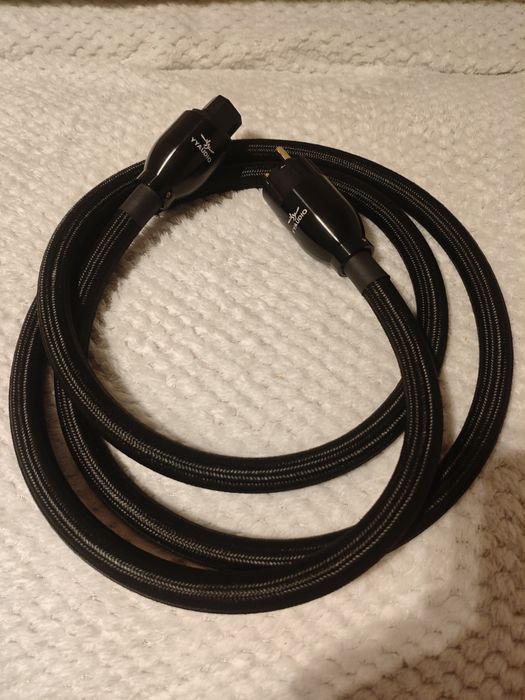 Cabluri alimentare profesionale din cupru OFC(17mm grosime) C13,C15