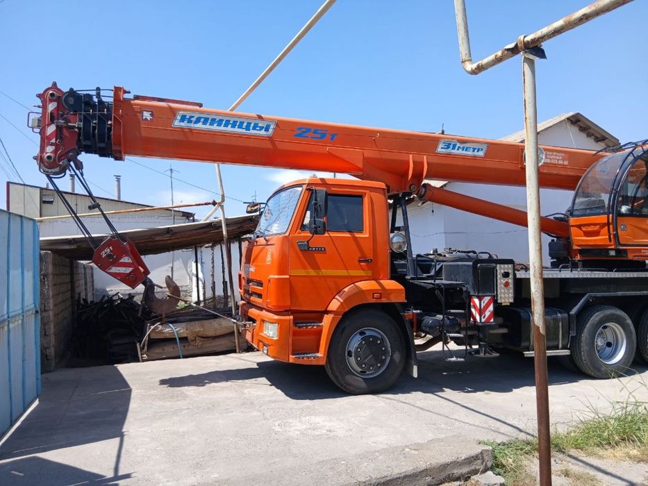 Avto kran sotiladi 25T KAMAZ