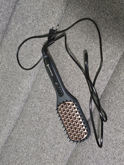 Perie de indreptat parul Remington CB7400
