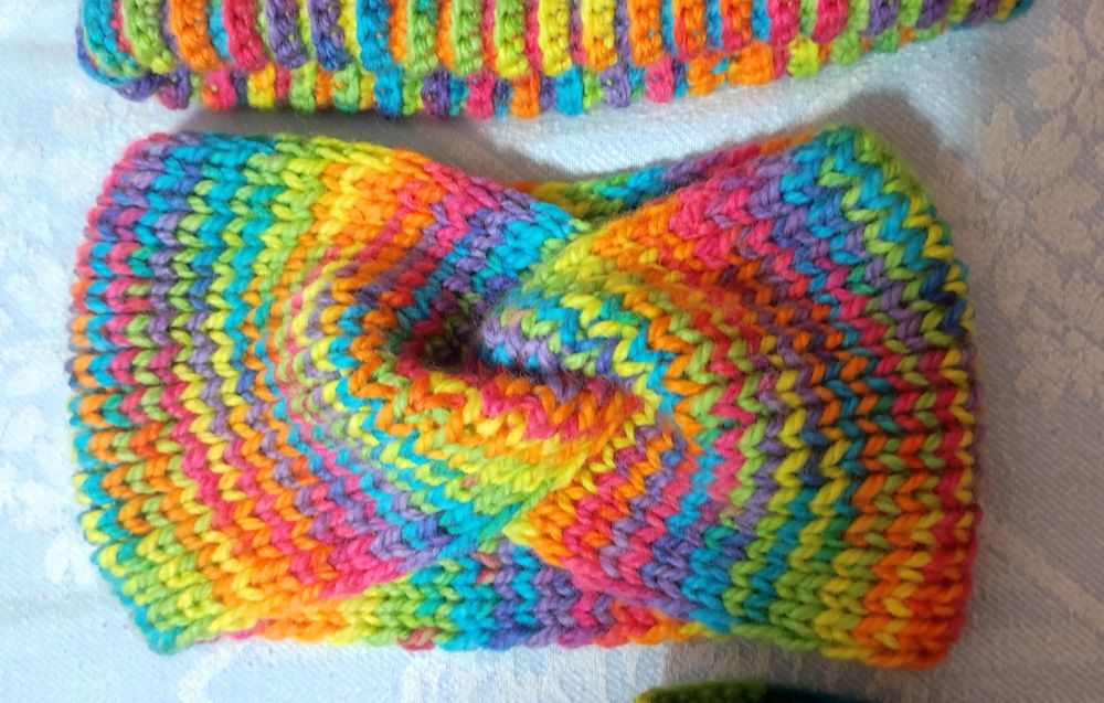 Лот шапка, ръкавици без пръсти и лента за глава, нов, ръчно плетиво