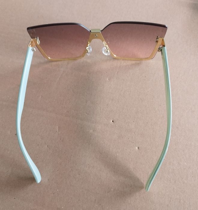 Нов модел дамски фешън очила