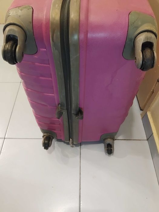 Estil Голям оригинален твърд куфар 77 см.