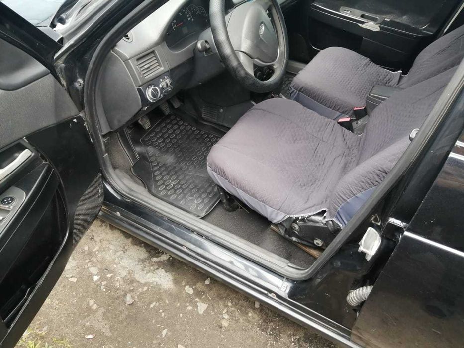 Продам машину приору