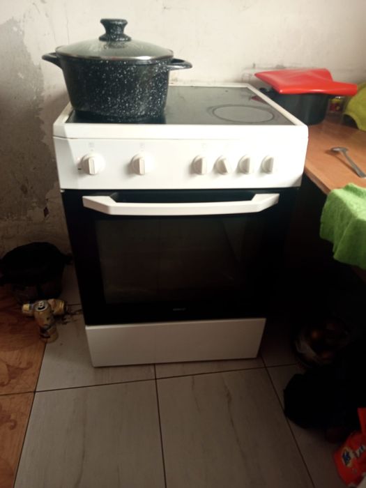 Продам электро плиту