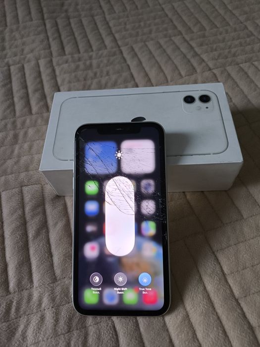 iPhone 11 в отличном состоянии