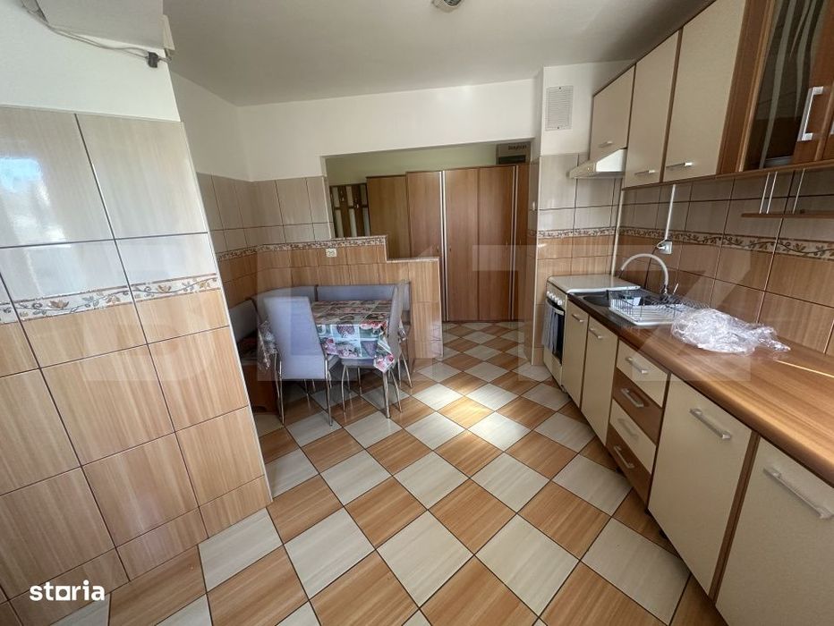 Apartament 3 camere, 70 mp, Micro 16