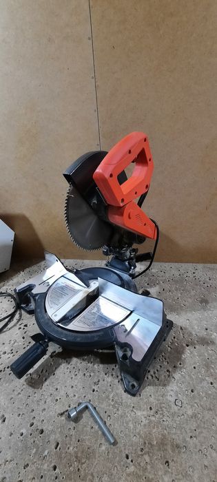 Продам торцовку. Пит.