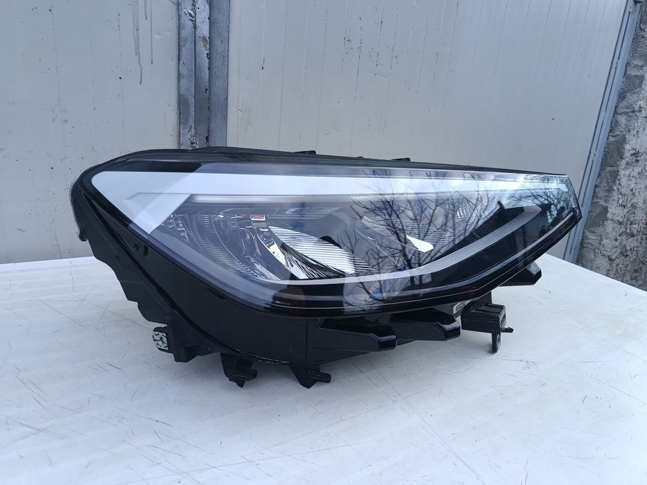 Far dreapta full led Volkswagen ID4