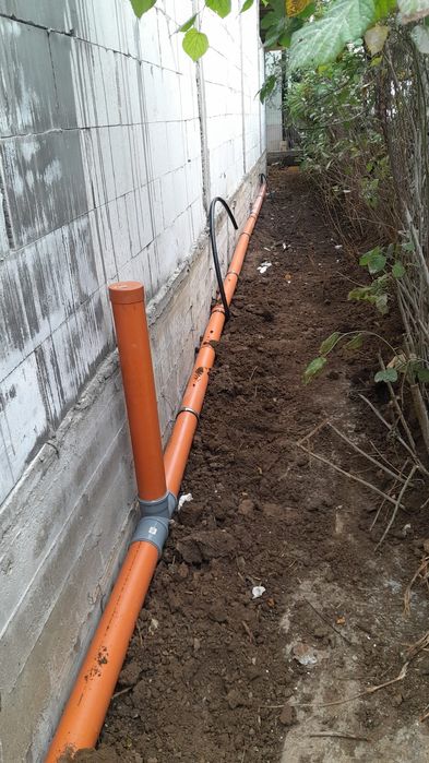 Vând si montez fose