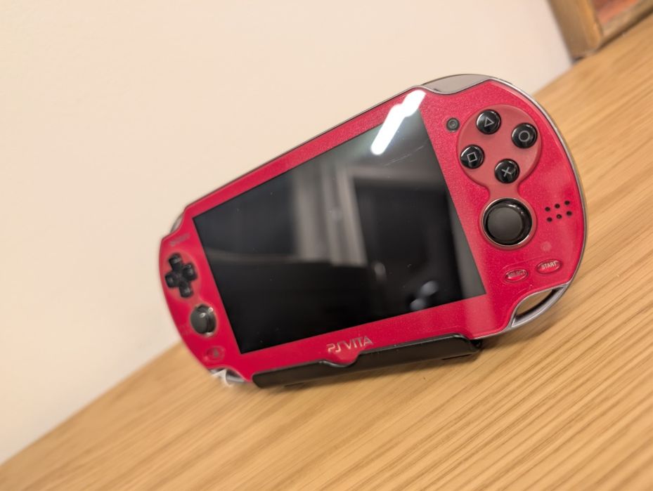 Playstation Vita OLED, Modat, 1500 jocuri, 10 in 1