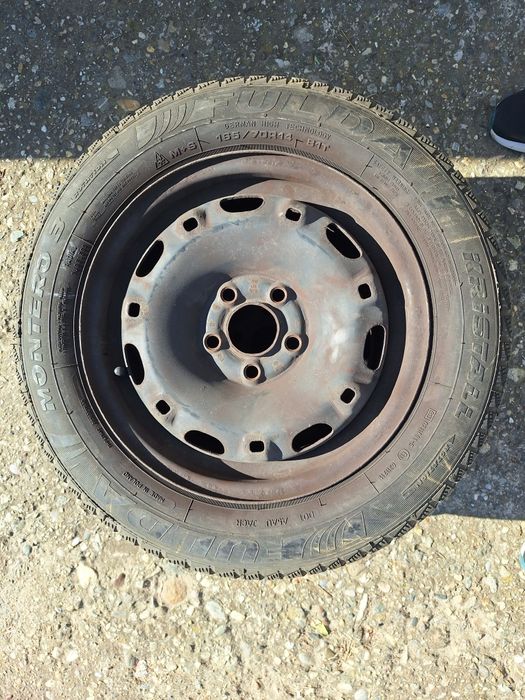 Vând 3 anvelope de iarnă cu jante