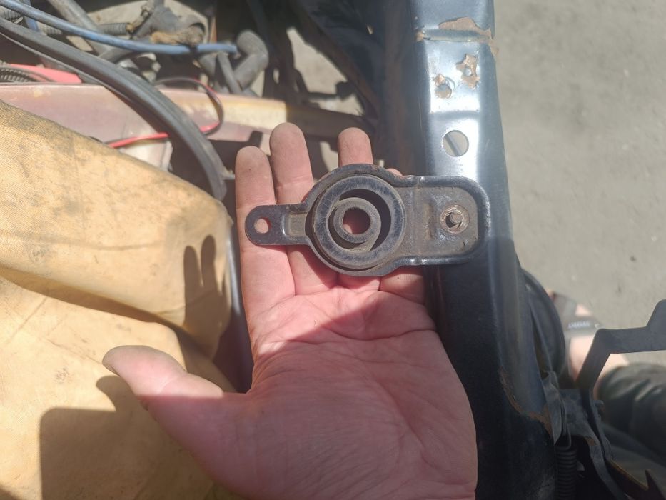 Крепление радиатора nissan primera p10