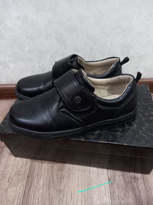 Туфли школьные кожаные р.35 Новые