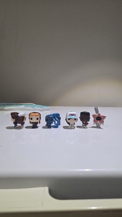 Продам фигурки киндер джой осд