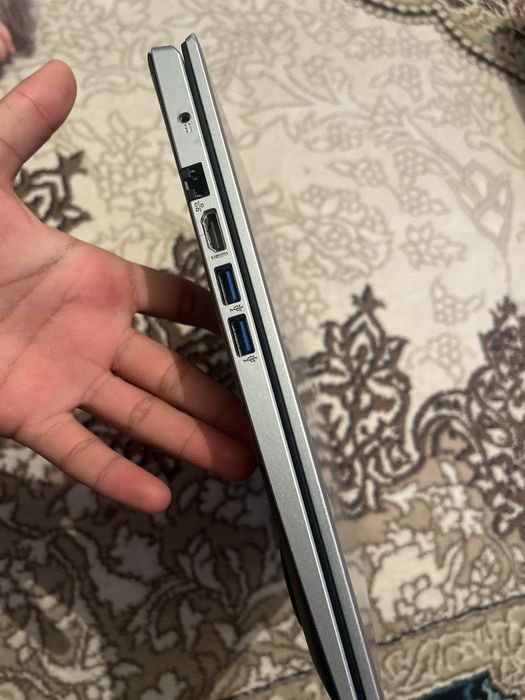 ноутбук и телевизор