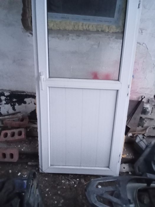 Продам Б/У пластиковые окна