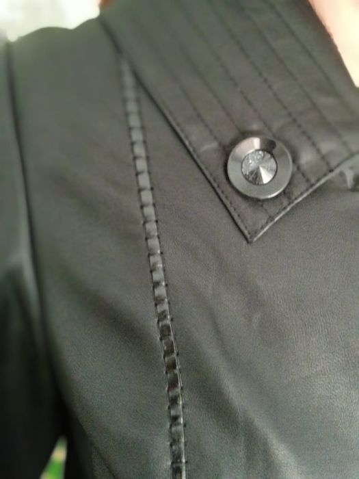 Кожаный плащ женский