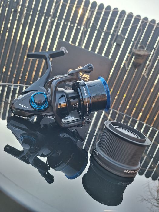 Set 2 Mulinete PRO FL TOTEM Distance Feeder 8000

Conceputa pen