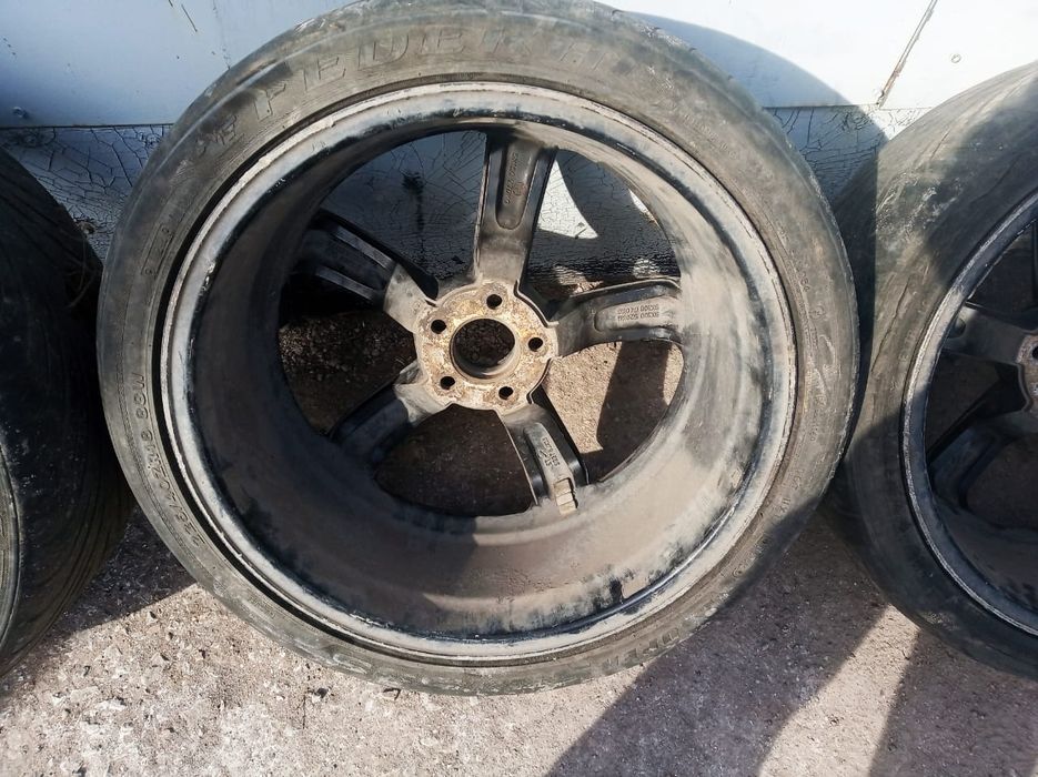 Продам диски на 18 с резиной