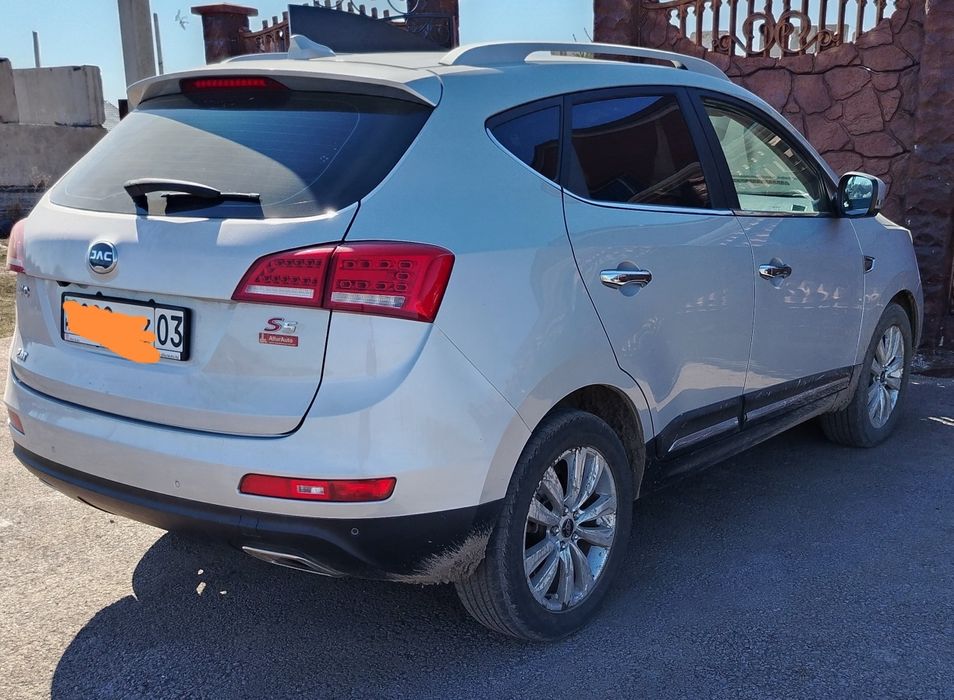 Продам автомобиль JAC S5