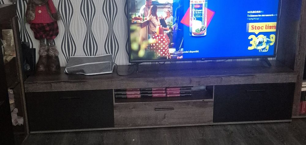 Mobila living maro cu negru