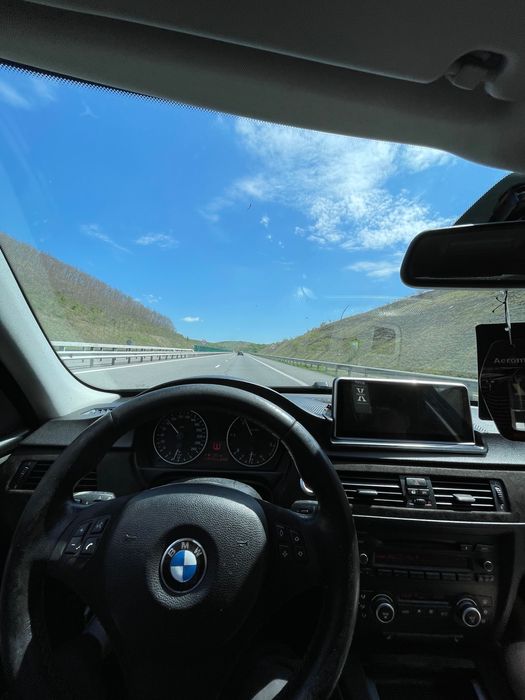 Vând Bmw E90 2.0 diesel sau schimb e92 +-diferența