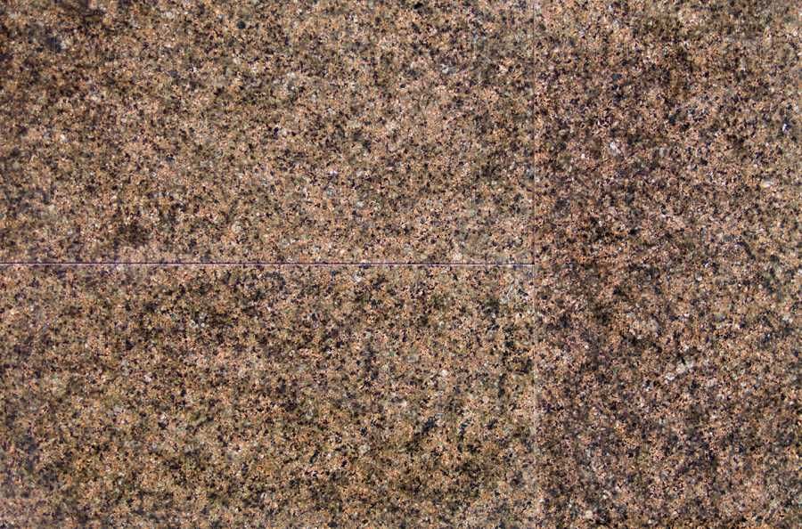 Гранит, травертин.