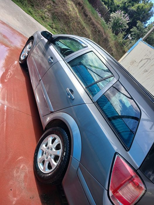 Mașină opel astra h 1.6 benzina 2005