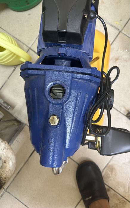 Водяной насос новый,