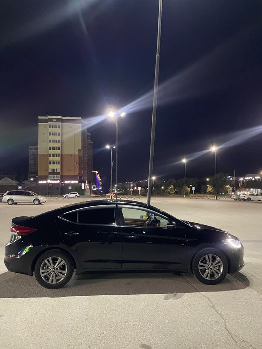 Продам Elantra дилерская