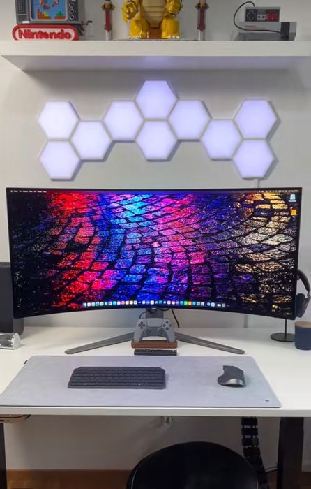 AOC AGON PRO AG346UCD QD-OLED 34" 175Hz - Като нов, гаранция до 2028
