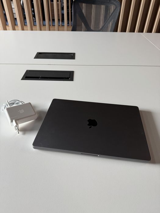 macbook pro m2 second hand si noi de vanzare • Anunturi • OLX.ro
