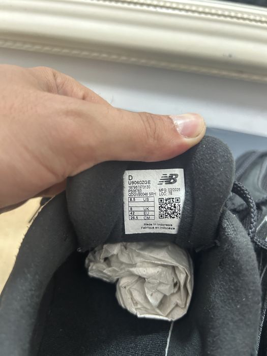 New Balance 9060 Full Black 42EU