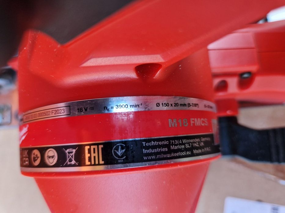 Milwaukee circular pe  acumulatori