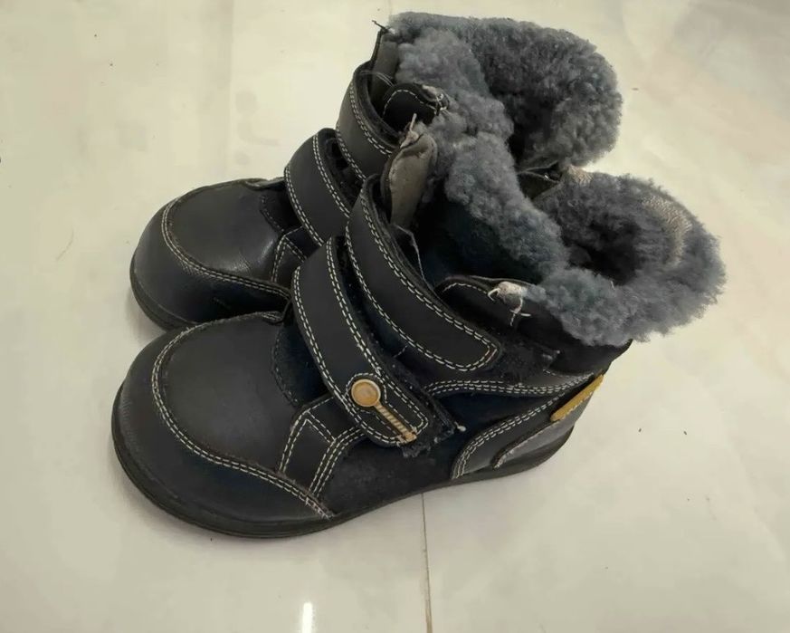 Продам зимние сапожки для малыша