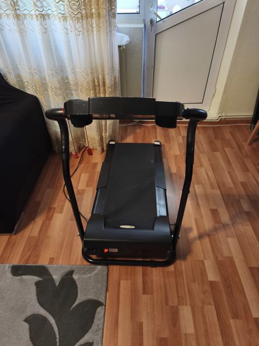 Bandă de alergare electrică  FitTronic A113