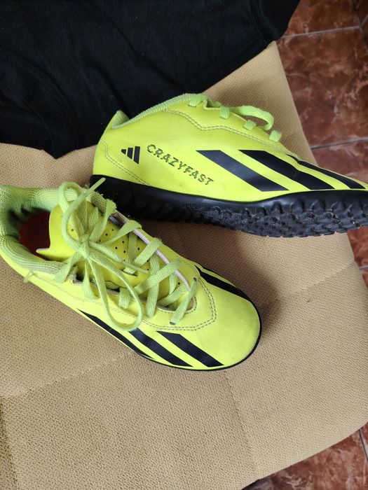 Adidași fotbal Adidas, nu Nike