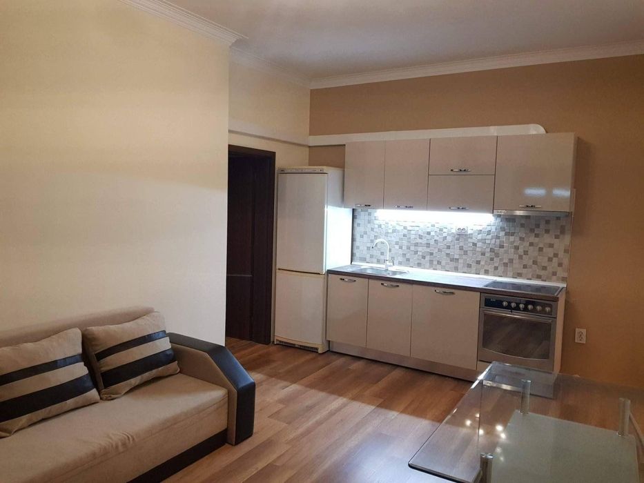 Тристаен апартамент в Центъра на София.